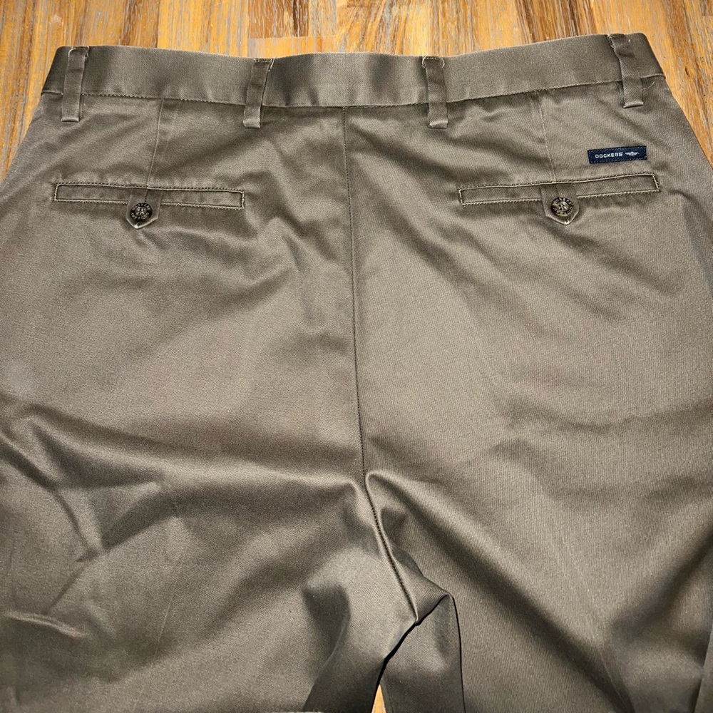 Dockers D2 Straight Fit Slacks NWOT - Picture 5 of 5